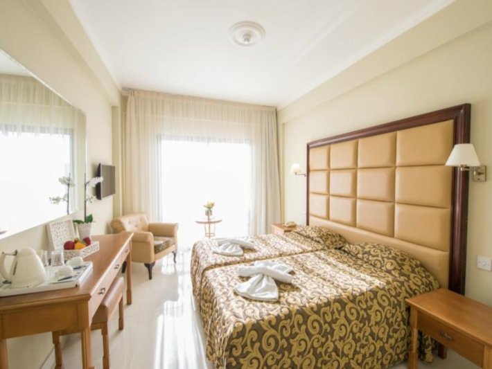 Dél-Ciprus utazás Hotel Tsokkos Gardens