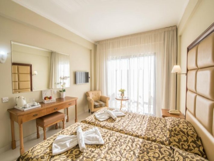 Dél-Ciprus utazás Hotel Tsokkos Gardens