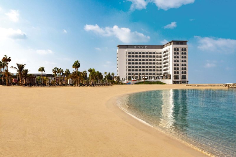 Dubai utazás Rove La Mer Beach Hotel Emirates járattal