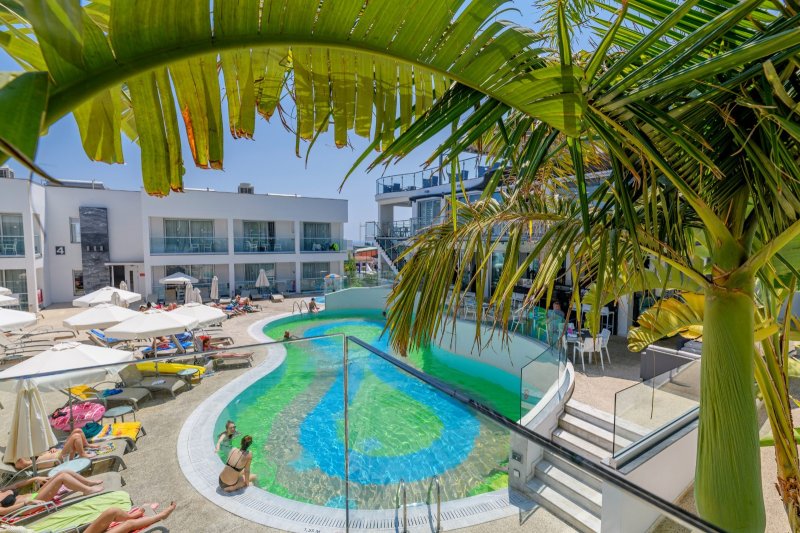 Dél-Ciprus utazás Tasia Maris Oasis Hotel