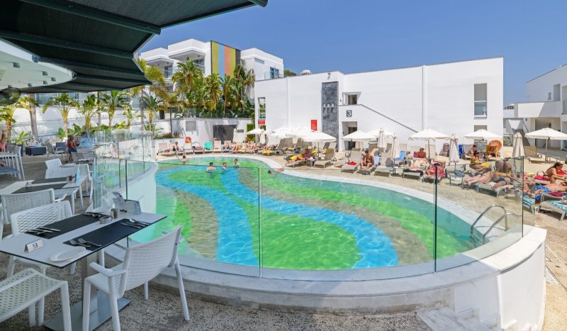 Dél-Ciprus utazás Tasia Maris Oasis Hotel