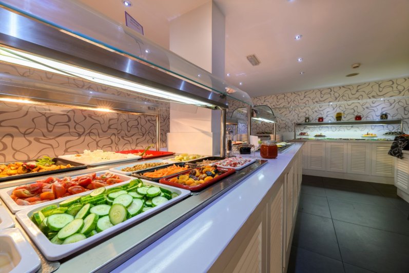 Dél-Ciprus utazás Tasia Maris Oasis Hotel