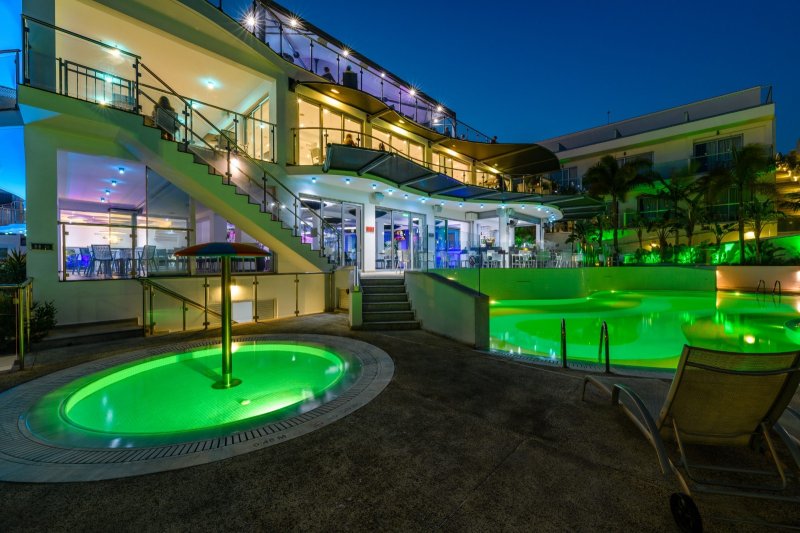 Dél-Ciprus utazás Tasia Maris Oasis Hotel