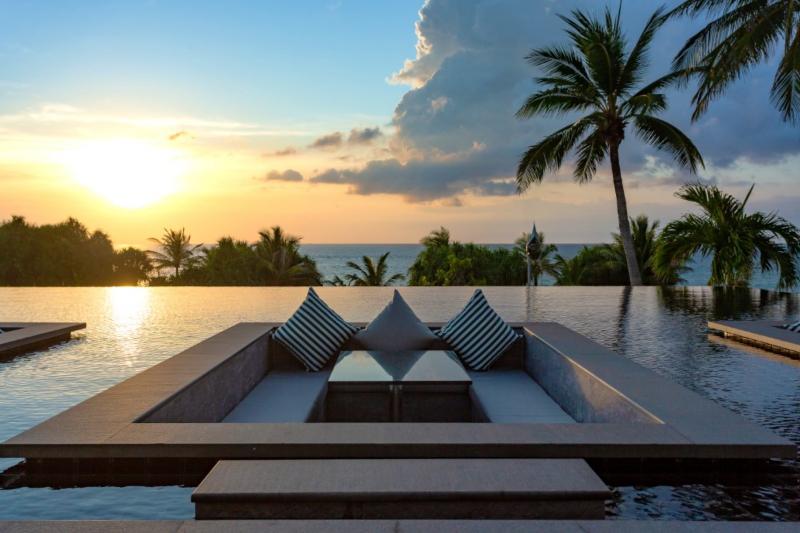 Phuket utazás Thavorn Palm Beach Resort Hotel