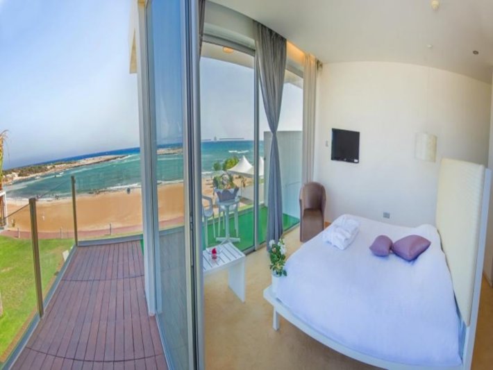 The Dome Beach Hotel Dél-Ciprus