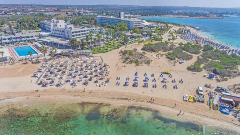 The Dome Beach Hotel Dél-Ciprus