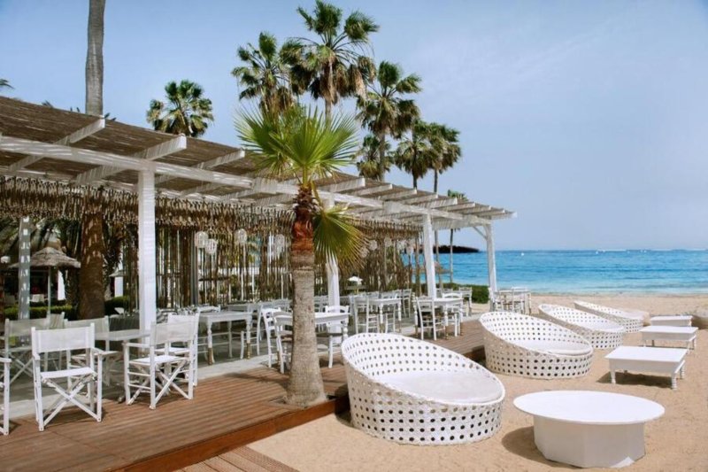 The Dome Beach Hotel Dél-Ciprus