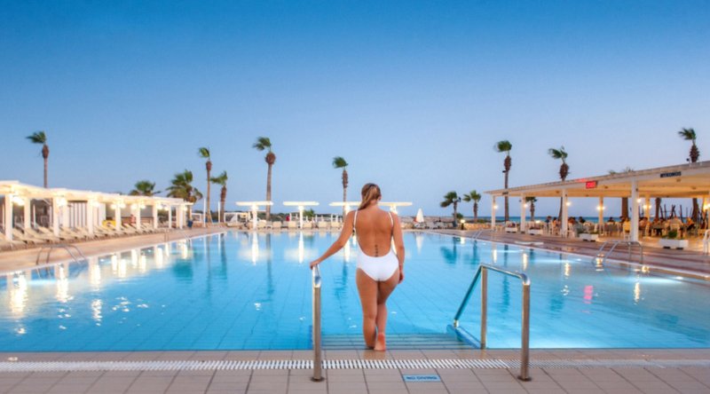 The Dome Beach Hotel Dél-Ciprus