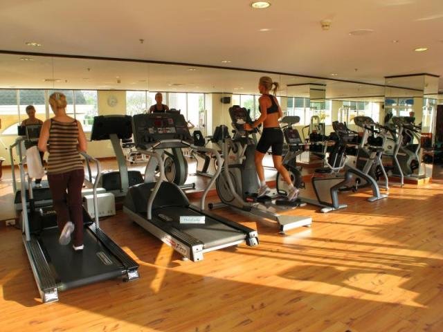 Bangkok 2 éj és 7 éj Phuket Graceland Resort & Spa