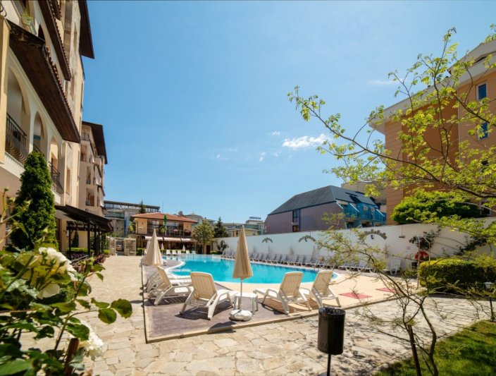 Napospart utazás Rose Village Hotel