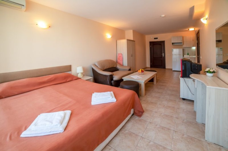 Napospart utazás Rose Village Hotel