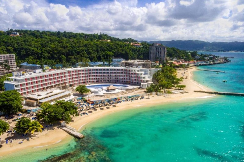 Jamaika utazás Royal Decameron Cornwall Beach Hotel
