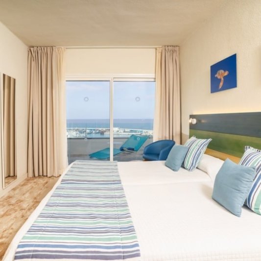 Tenerife utazás utazás Hovima La Pinta Beachfront Family Hotel