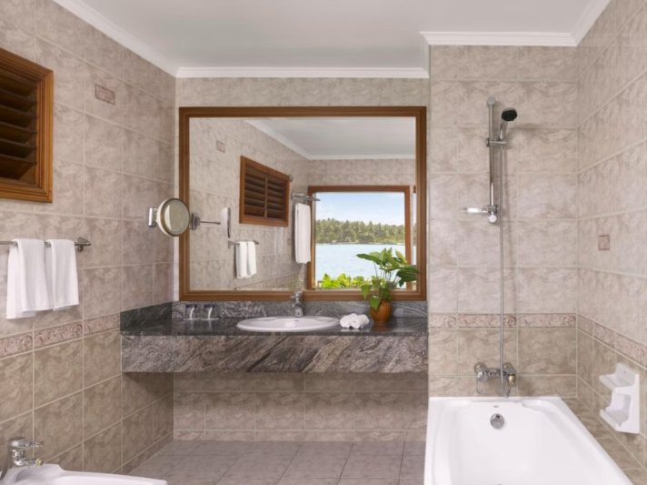 Maldív-szigetek utazás Villa Park Resort Maldives