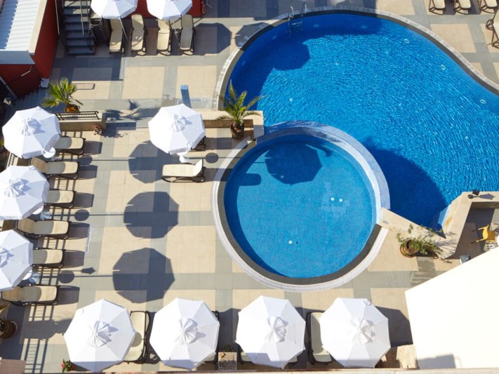 Napospart utazás Hotel Nobel