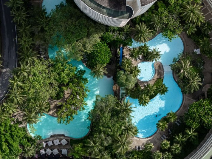 Phuket utazás utazás Pullman Phuket Karon Beach Resort