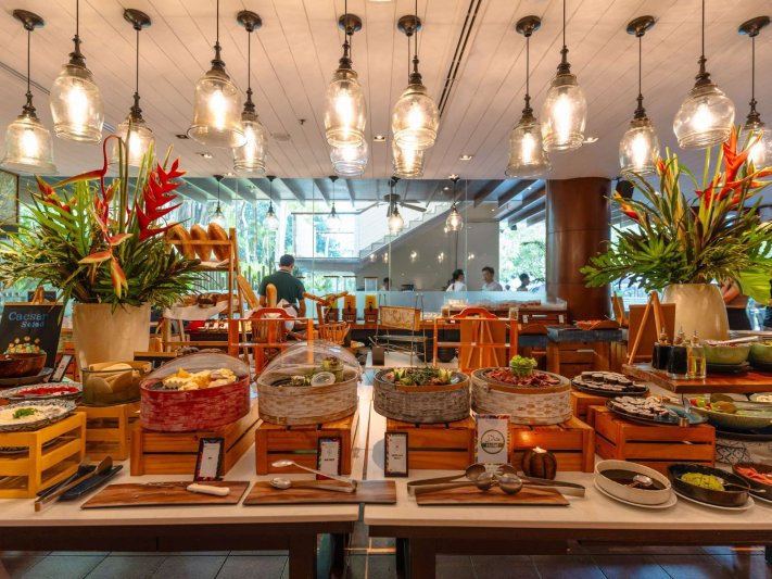 Phuket utazás utazás Pullman Phuket Karon Beach Resort