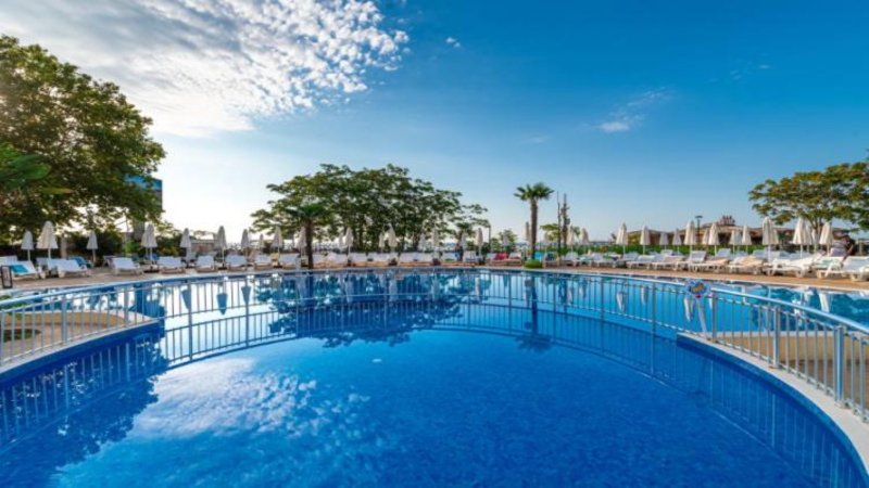 Napospart utazás Zenith Hotel