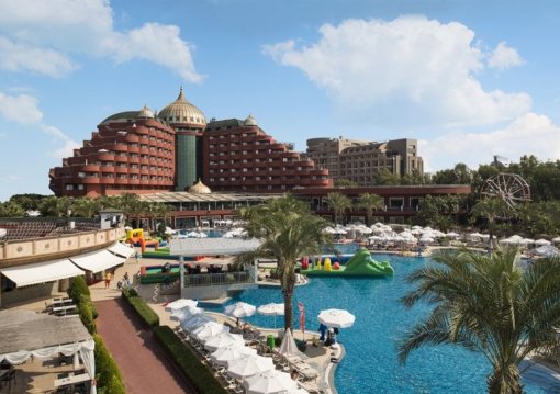 Antalya utazás Delphin Palace Hotel