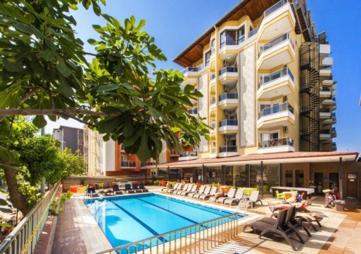 Alanya utazás Kleopatra Ada Beach 4*