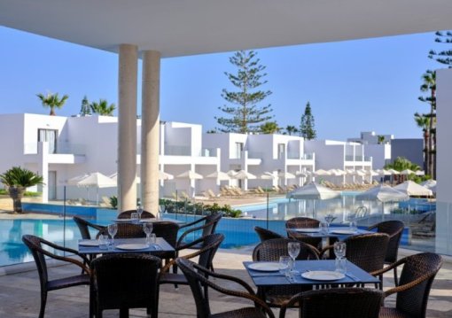 Ciprusi utazás Atlantica Panthea Resort