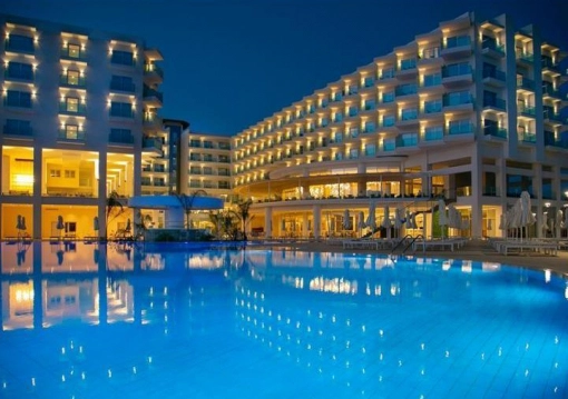 Dél-Ciprus Ayia Napa utazás Nissiblu Beach Resort 5*