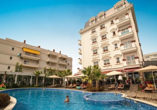 Durres utazás Hotel Flower & Spa