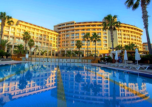Antalya utazás Fame Residence Lara