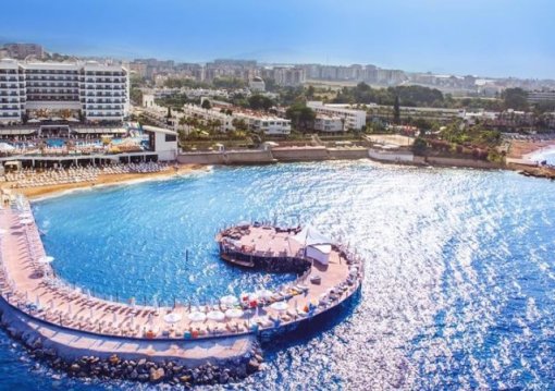 Alanya utazás Azura Deluxe Resort & Spa