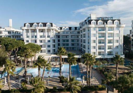 Durres utazás Fafa Premium