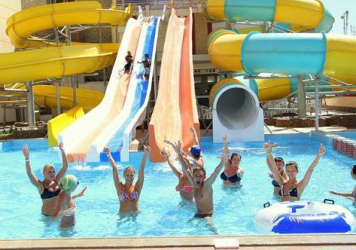 Hurghada utazás King Tut Aqua Park Beach Resort