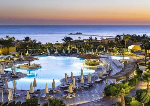 Marsa Alam utazás The Three Corners Fayrouz Plaza