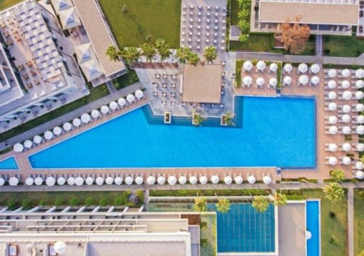 Side utazás Acanthus & Cennet Barut Collection