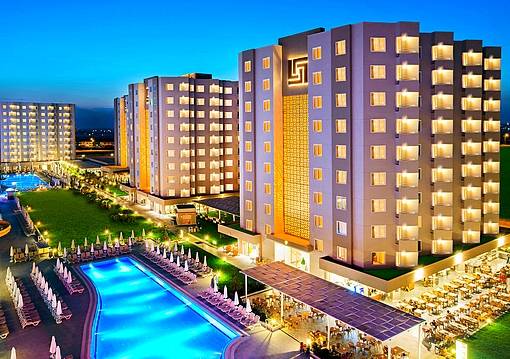 Antalya utazás Grand Park Lara