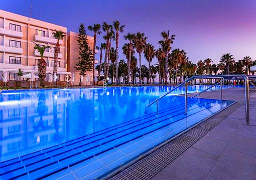 Dél-Ciprus Paphos utazás Hotel Louis Phaethon Beach