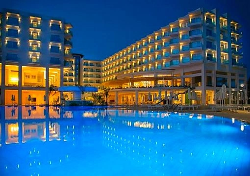 Dél-Ciprus Ayia Napa utazás Hotel Nissiblu Beach Resort