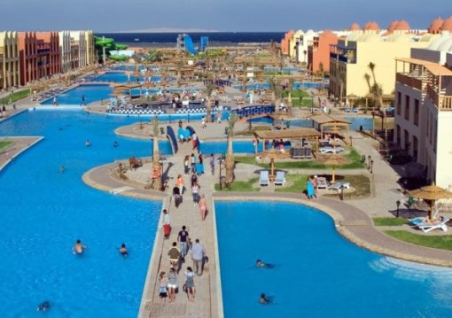 Kairó - Hurghada Titanic Beach