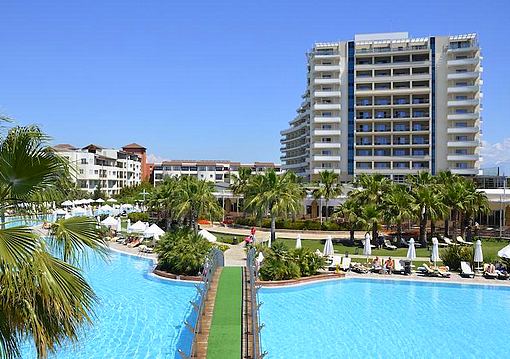 Antalya utazás Lara Barut Collection