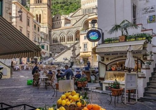 Nápoly utazás Literatúra Nápoly