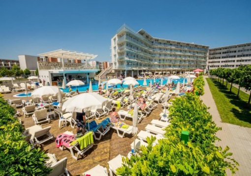 Napospart utazás Aqua Nevis Hotel and Aqua Park