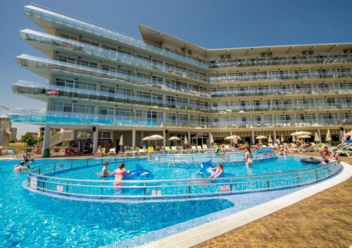 Napospart utazás Aqua Nevis