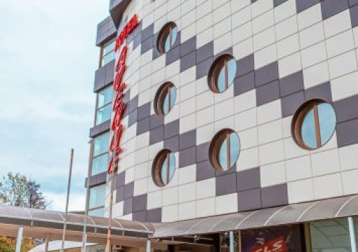 Napospart utazás Avenue