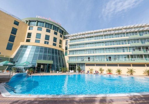 Napospart utazás Ivana Palace