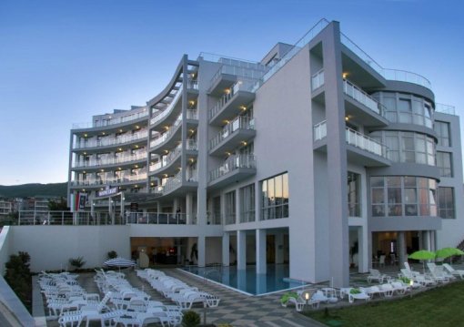 Napospart utazás Moonlight Hotel