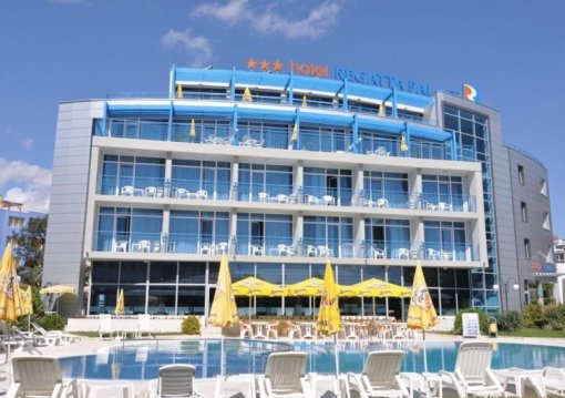 Napospart utazás Regata Palace