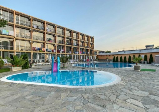 Napospart utazás Riva Hotel