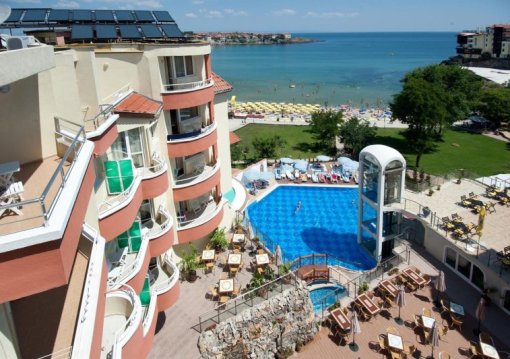 Napospart utazás Villa List