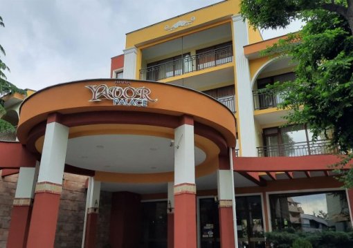 Napospart utazás Yavor Palace