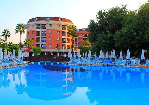 Alanya utazás Palmeras Beach Hotel