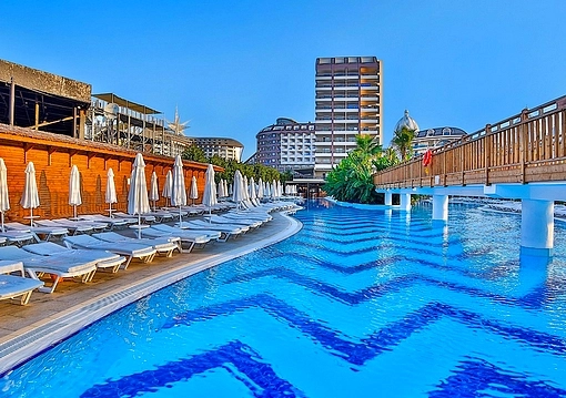 Antalya utazás Saturn Palace
